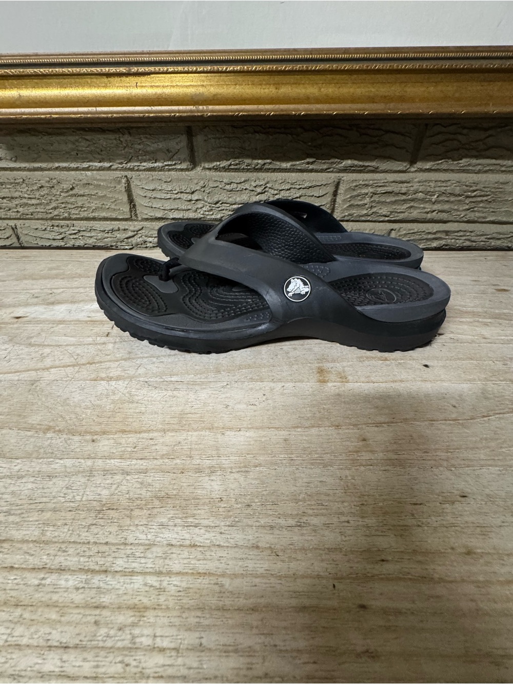 Crocs flip flops men’s 11 - Picture 3 of 7
